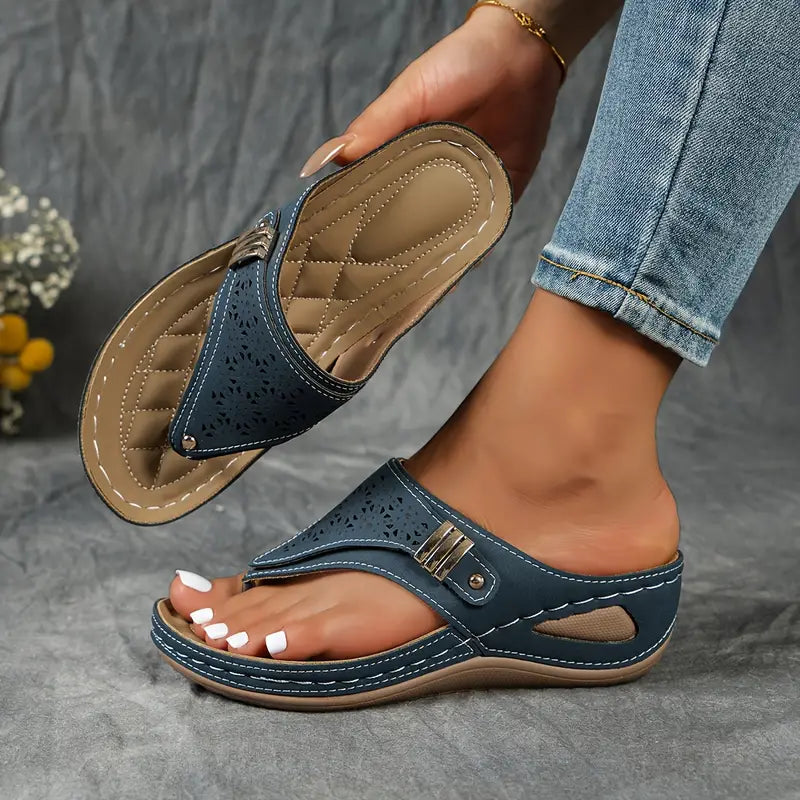 Women's Stylish Thong Sandals - Crafty Innovator