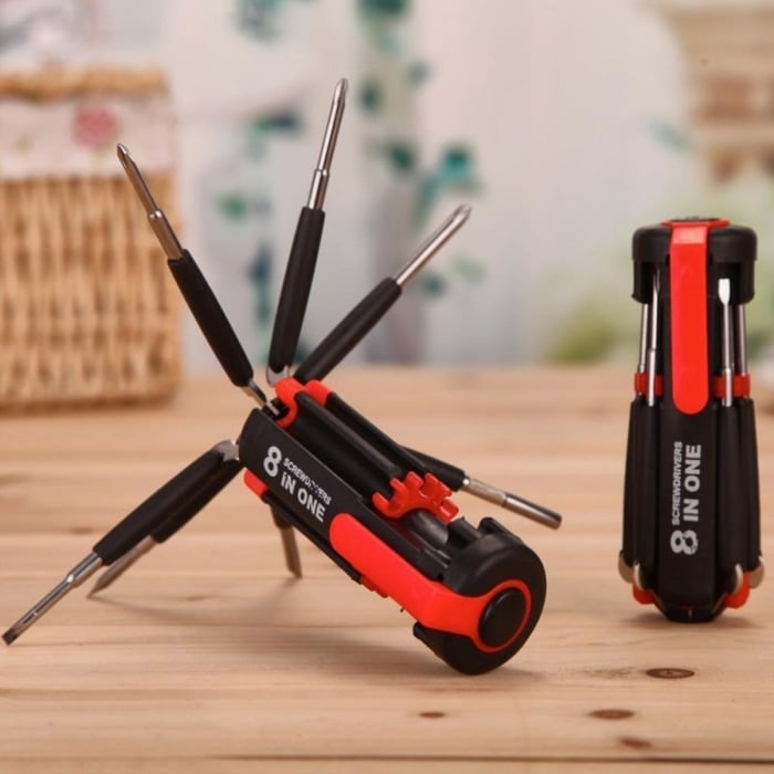 8 Screwdrivers in 1 Tool with Worklight