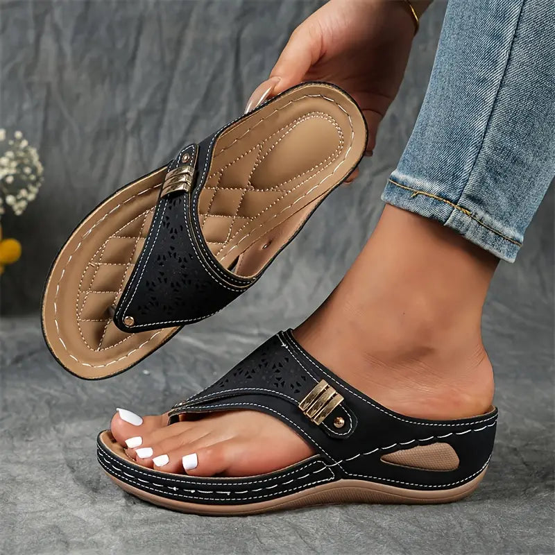 Women's Stylish Thong Sandals - Crafty Innovator